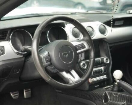 Белый Форд Мустанг, объемом двигателя 5 л и пробегом 73 тыс. км за 3900 $, фото 8 на Automoto.ua