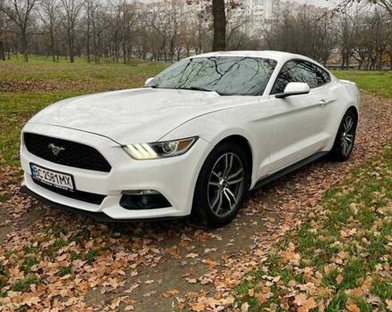 Белый Форд Мустанг, объемом двигателя 2.26 л и пробегом 240 тыс. км за 7200 $, фото 5 на Automoto.ua