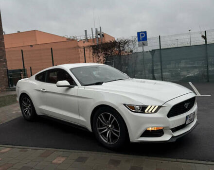 Белый Форд Мустанг, объемом двигателя 3.7 л и пробегом 98 тыс. км за 16000 $, фото 7 на Automoto.ua