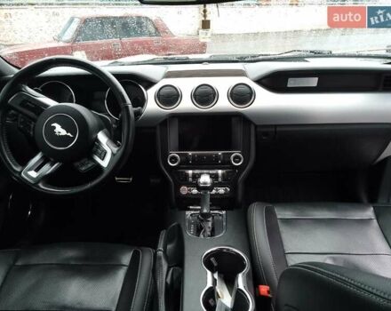 Форд Мустанг 2017 в Одессе на Automoto.ua Белый Форд Мустанг, объемом двигателя 2.3 л и пробегом 128 тыс. км за 18000 $, фото 27 на Automoto.ua