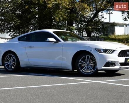 Білий Форд Мустанг, об'ємом двигуна 2.3 л та пробігом 140 тис. км за 12300 $, фото 2 на Automoto.ua