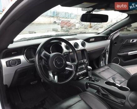 Форд Мустанг 2017 в Одессе на Automoto.ua Белый Форд Мустанг, объемом двигателя 2.3 л и пробегом 128 тыс. км за 18000 $, фото 20 на Automoto.ua