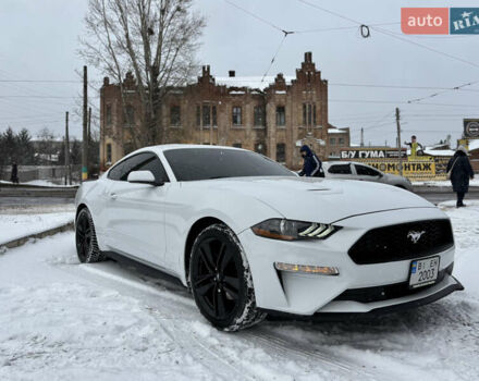 Белый Форд Мустанг, объемом двигателя 2.26 л и пробегом 82 тыс. км за 14800 $, фото 3 на Automoto.ua