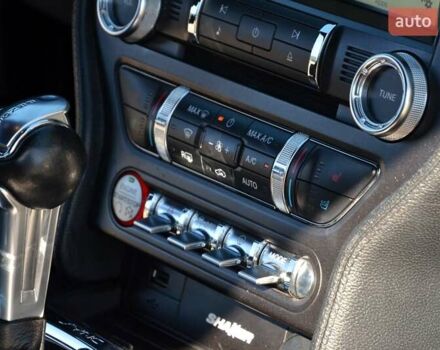 Білий Форд Мустанг, об'ємом двигуна 2.3 л та пробігом 140 тис. км за 12300 $, фото 31 на Automoto.ua