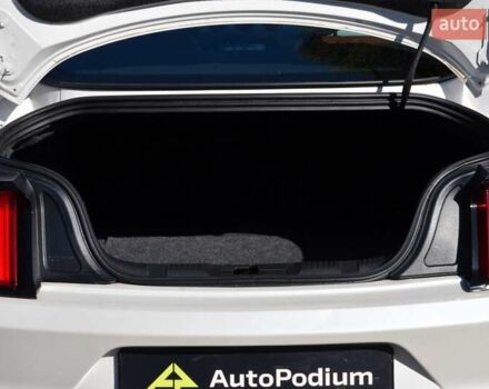 Білий Форд Мустанг, об'ємом двигуна 2.3 л та пробігом 140 тис. км за 12300 $, фото 35 на Automoto.ua