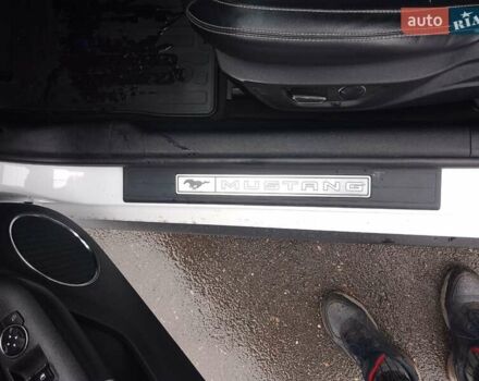 Форд Мустанг 2017 в Одессе на Automoto.ua Белый Форд Мустанг, объемом двигателя 2.3 л и пробегом 128 тыс. км за 18000 $, фото 42 на Automoto.ua