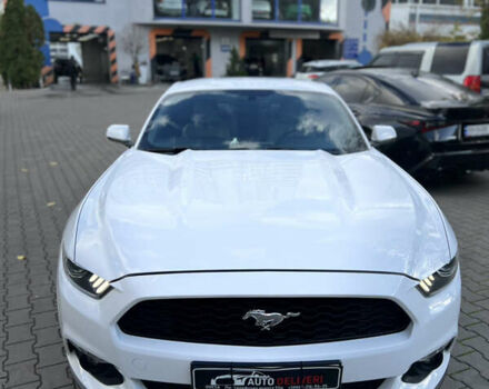 Белый Форд Мустанг, объемом двигателя 2.26 л и пробегом 102 тыс. км за 17900 $, фото 9 на Automoto.ua