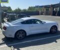 Белый Форд Мустанг, объемом двигателя 2.3 л и пробегом 178 тыс. км за 16000 $, фото 2 на Automoto.ua
