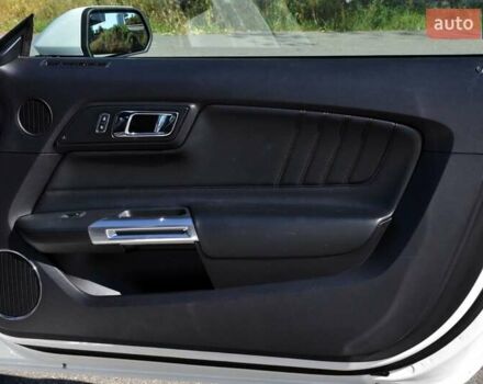 Білий Форд Мустанг, об'ємом двигуна 2.3 л та пробігом 140 тис. км за 12300 $, фото 26 на Automoto.ua