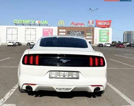 Белый Форд Мустанг, объемом двигателя 2.26 л и пробегом 55 тыс. км за 16500 $, фото 5 на Automoto.ua