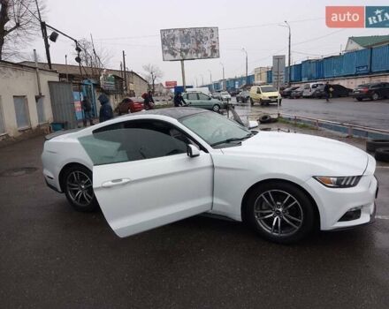 Форд Мустанг 2017 в Одессе на Automoto.ua Белый Форд Мустанг, объемом двигателя 2.3 л и пробегом 128 тыс. км за 18000 $, фото 8 на Automoto.ua