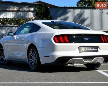 Білий Форд Мустанг, об'ємом двигуна 2.3 л та пробігом 140 тис. км за 12300 $, фото 6 на Automoto.ua