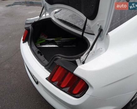 Форд Мустанг 2017 в Одессе на Automoto.ua Белый Форд Мустанг, объемом двигателя 2.3 л и пробегом 128 тыс. км за 18000 $, фото 1 на Automoto.ua