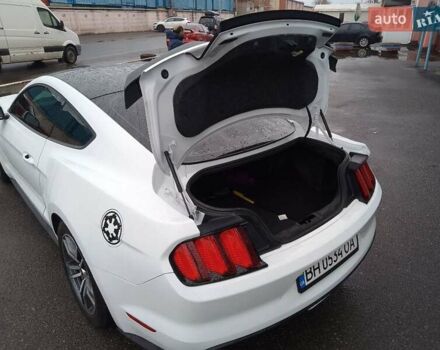 Форд Мустанг 2017 в Одессе на Automoto.ua Белый Форд Мустанг, объемом двигателя 2.3 л и пробегом 128 тыс. км за 18000 $, фото 2 на Automoto.ua