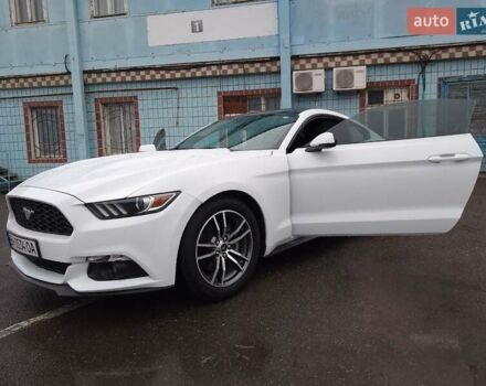 Форд Мустанг 2017 в Одессе на Automoto.ua Белый Форд Мустанг, объемом двигателя 2.3 л и пробегом 128 тыс. км за 18000 $, фото 19 на Automoto.ua