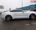 Белый Форд Мустанг, объемом двигателя 2.3 л и пробегом 128 тыс. км за 18000 $, фото 37 на Automoto.ua