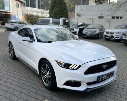 Белый Форд Мустанг, объемом двигателя 2.26 л и пробегом 102 тыс. км за 17900 $, фото 1 на Automoto.ua