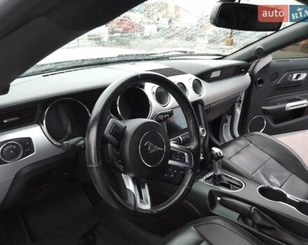 Форд Мустанг 2017 в Одессе на Automoto.ua Белый Форд Мустанг, объемом двигателя 2.3 л и пробегом 128 тыс. км за 18000 $, фото 21 на Automoto.ua