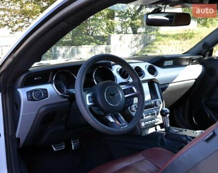 Білий Форд Мустанг, об'ємом двигуна 2.3 л та пробігом 140 тис. км за 12300 $, фото 23 на Automoto.ua