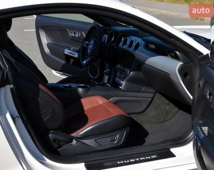 Білий Форд Мустанг, об'ємом двигуна 2.3 л та пробігом 140 тис. км за 12300 $, фото 27 на Automoto.ua