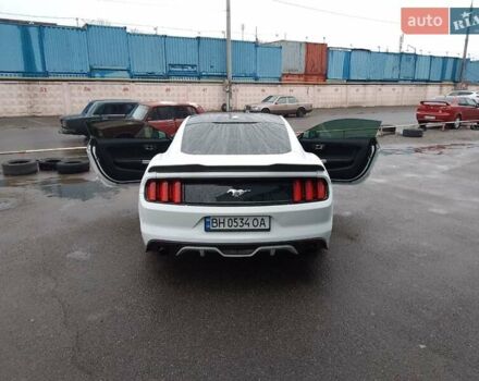 Форд Мустанг 2017 в Одессе на Automoto.ua Белый Форд Мустанг, объемом двигателя 2.3 л и пробегом 128 тыс. км за 18000 $, фото 14 на Automoto.ua