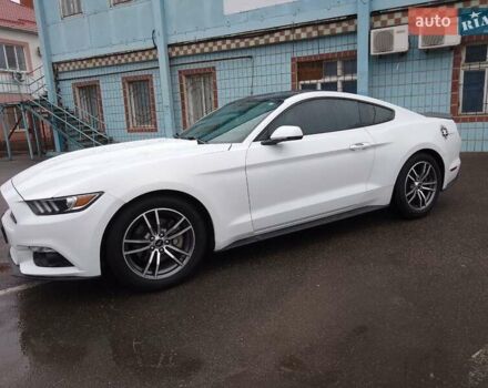 Форд Мустанг 2017 в Одессе на Automoto.ua Белый Форд Мустанг, объемом двигателя 2.3 л и пробегом 128 тыс. км за 18000 $, фото 32 на Automoto.ua
