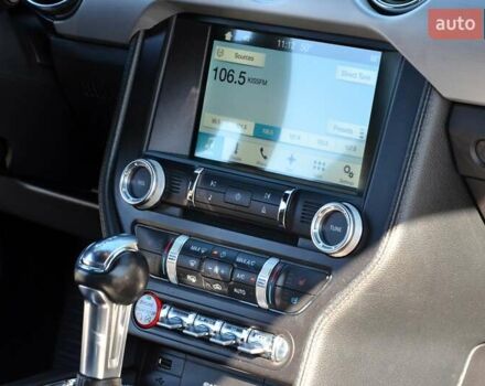 Білий Форд Мустанг, об'ємом двигуна 2.3 л та пробігом 140 тис. км за 12300 $, фото 30 на Automoto.ua