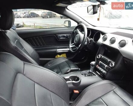 Форд Мустанг 2017 в Одессе на Automoto.ua Белый Форд Мустанг, объемом двигателя 2.3 л и пробегом 128 тыс. км за 18000 $, фото 22 на Automoto.ua