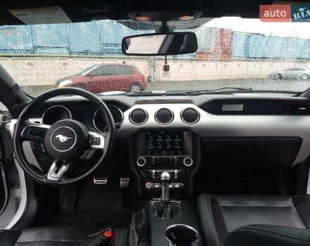 Форд Мустанг 2017 в Одессе на Automoto.ua Белый Форд Мустанг, объемом двигателя 2.3 л и пробегом 128 тыс. км за 18000 $, фото 46 на Automoto.ua