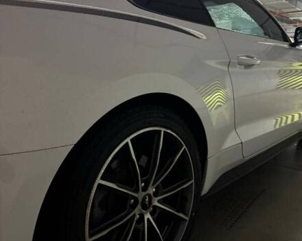 Белый Форд Мустанг, объемом двигателя 2.3 л и пробегом 91 тыс. км за 18900 $, фото 15 на Automoto.ua
