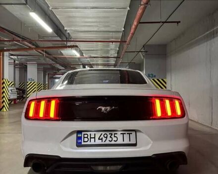 Белый Форд Мустанг, объемом двигателя 2.3 л и пробегом 91 тыс. км за 18900 $, фото 14 на Automoto.ua