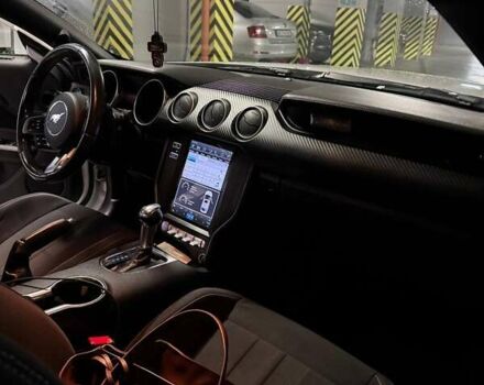 Белый Форд Мустанг, объемом двигателя 2.3 л и пробегом 91 тыс. км за 18900 $, фото 6 на Automoto.ua