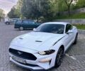 Белый Форд Мустанг, объемом двигателя 2.3 л и пробегом 70 тыс. км за 17000 $, фото 1 на Automoto.ua