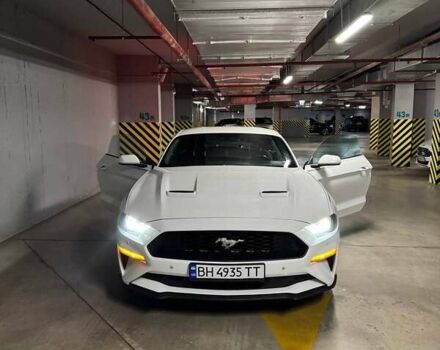 Белый Форд Мустанг, объемом двигателя 2.3 л и пробегом 91 тыс. км за 18900 $, фото 8 на Automoto.ua