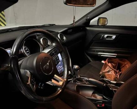 Белый Форд Мустанг, объемом двигателя 2.3 л и пробегом 91 тыс. км за 18900 $, фото 11 на Automoto.ua