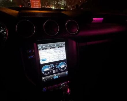 Белый Форд Мустанг, объемом двигателя 2.3 л и пробегом 91 тыс. км за 18900 $, фото 19 на Automoto.ua