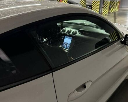 Белый Форд Мустанг, объемом двигателя 2.3 л и пробегом 91 тыс. км за 18900 $, фото 1 на Automoto.ua