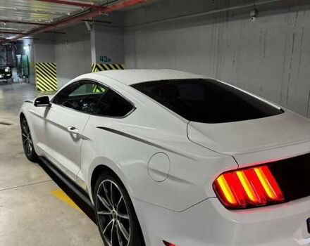 Белый Форд Мустанг, объемом двигателя 2.3 л и пробегом 91 тыс. км за 18900 $, фото 12 на Automoto.ua