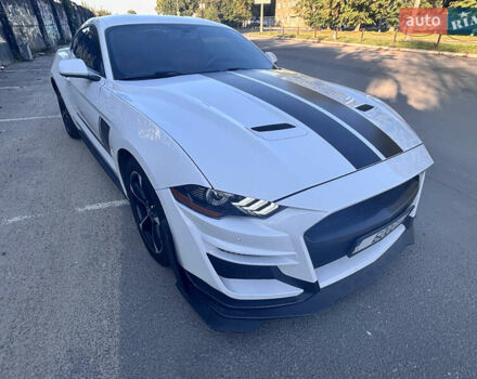 Белый Форд Мустанг, объемом двигателя 2.25 л и пробегом 64 тыс. км за 21000 $, фото 8 на Automoto.ua