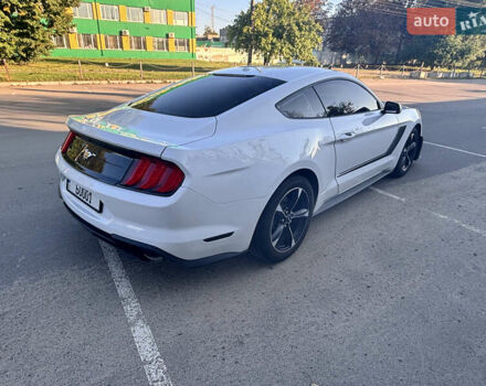 Белый Форд Мустанг, объемом двигателя 2.25 л и пробегом 64 тыс. км за 21000 $, фото 4 на Automoto.ua