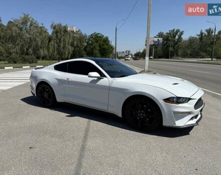 Білий Форд Мустанг, об'ємом двигуна 2.26 л та пробігом 52 тис. км за 24000 $, фото 1 на Automoto.ua