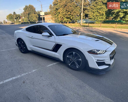 Белый Форд Мустанг, объемом двигателя 2.25 л и пробегом 64 тыс. км за 21000 $, фото 2 на Automoto.ua