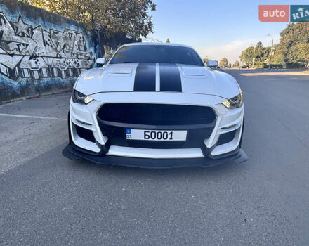 Белый Форд Мустанг, объемом двигателя 2.25 л и пробегом 64 тыс. км за 21000 $, фото 7 на Automoto.ua