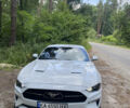 Белый Форд Мустанг, объемом двигателя 2.3 л и пробегом 18 тыс. км за 26999 $, фото 2 на Automoto.ua
