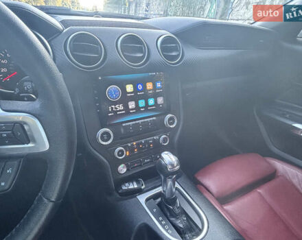 Белый Форд Мустанг, объемом двигателя 2.25 л и пробегом 64 тыс. км за 21000 $, фото 13 на Automoto.ua