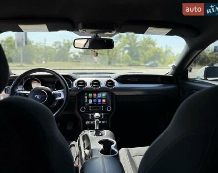 Білий Форд Мустанг, об'ємом двигуна 2.26 л та пробігом 52 тис. км за 24000 $, фото 6 на Automoto.ua