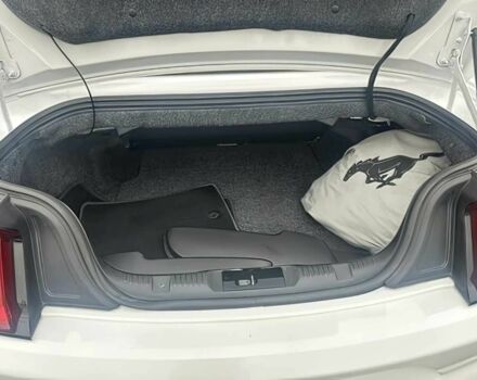 Белый Форд Мустанг, объемом двигателя 2.3 л и пробегом 48 тыс. км за 10000 $, фото 11 на Automoto.ua