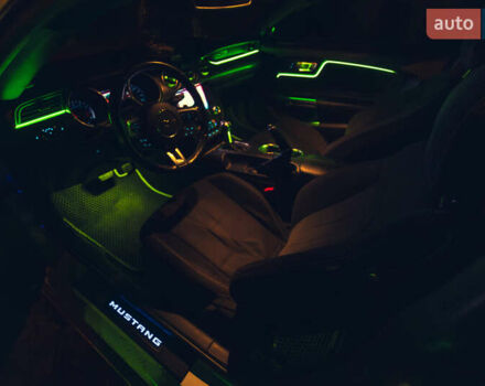 Форд Мустанг 2020 в Житомире на Automoto.ua Белый Форд Мустанг, объемом двигателя 2.3 л и пробегом 107 тыс. км за 22800 $, фото 15 на Automoto.ua