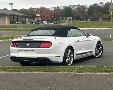 Белый Форд Мустанг, объемом двигателя 2.3 л и пробегом 48 тыс. км за 10000 $, фото 3 на Automoto.ua