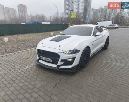 Белый Форд Мустанг, объемом двигателя 4.95 л и пробегом 62 тыс. км за 38000 $, фото 1 на Automoto.ua